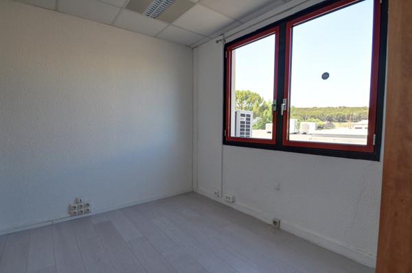 Aubagne (13400) AUBAGNE - Proche La Penne - Bureaux 40 m²