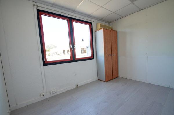 Aubagne (13400) AUBAGNE - Proche La Penne - Bureaux 40 m²