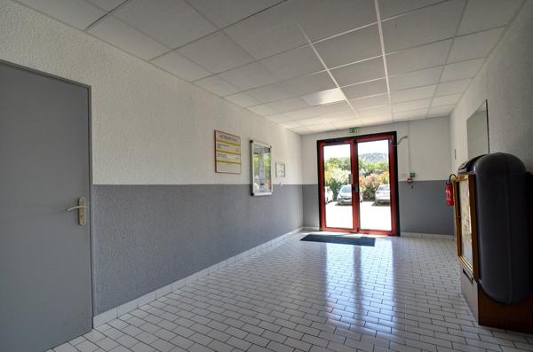 Aubagne (13400) AUBAGNE - Proche La Penne - Bureaux 40 m²