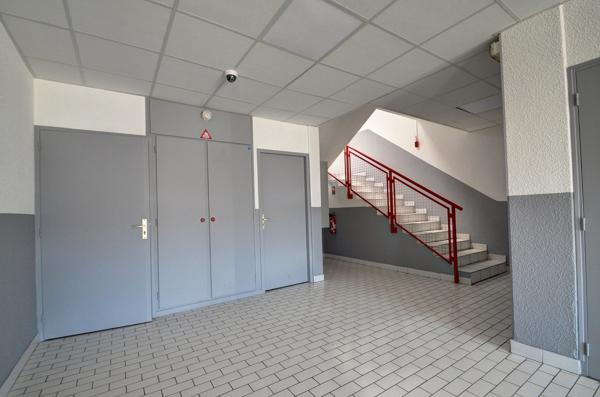 Aubagne (13400) AUBAGNE - Proche La Penne - Bureaux 40 m²