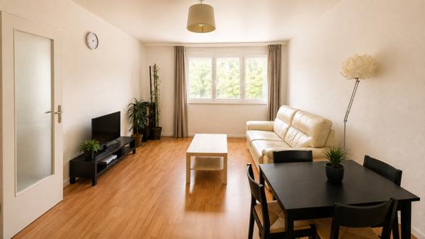 Grand F2 avec balcon et parking