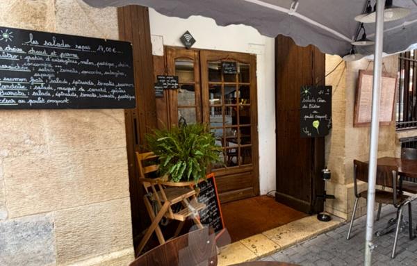 Fonds de Commerce    Restaurant réputé de 25 ans d’existence