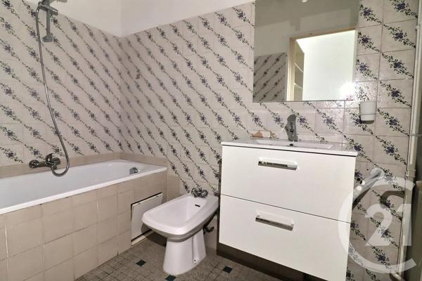 Appartement F3 à vendre  3 pièces - 70,11 m 2   FREJUS  - 83
