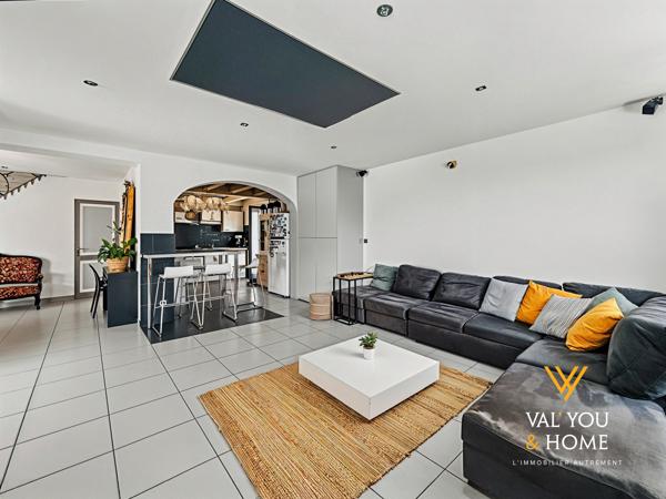 Centre Bourg-Eglise de CHARLY - Maison de famille 243 m² hab - 4 chambres dont une suite parentale de plain-p
