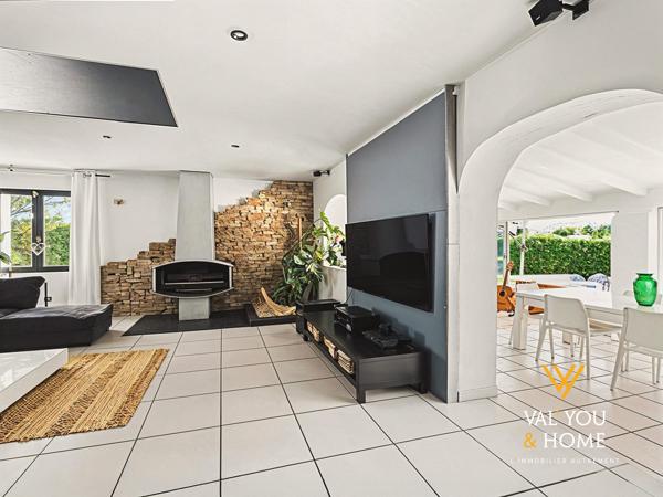 Centre Bourg-Eglise de CHARLY - Maison de famille 243 m² hab - 4 chambres dont une suite parentale de plain-p
