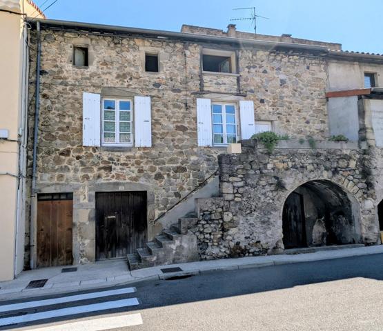Maison en pierre DPE C avec jardin et terrasse