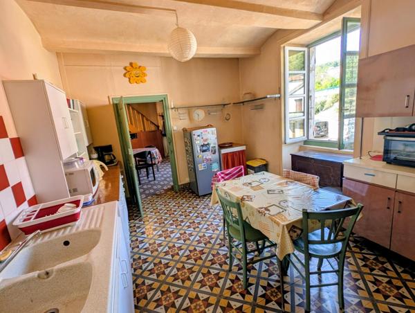 Maison en pierre DPE C avec jardin et terrasse