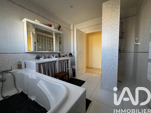 Maison à vendre 7 pièces 257 m² Pollestres