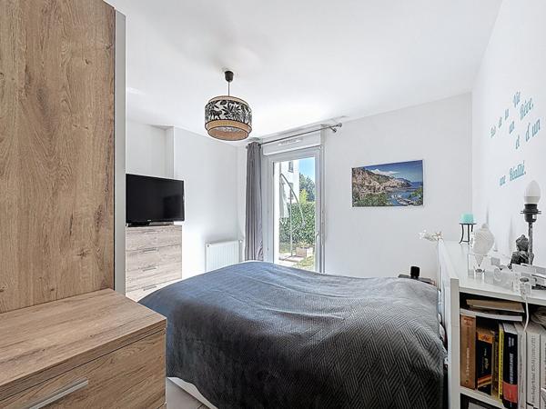 Rare sur le secteur - Appartement centre ville de Meaux - 3 pièces - 2 chambres - une place de parking et un jardin