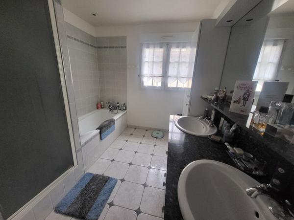 Maison Vernou La Celle Sur Seine 6 pièce(s) 211 m2