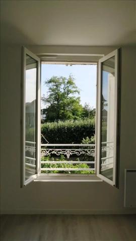 Location                                                      Appartement
                        
                     4 pièces                      70 m2                     à Joinville-le-Pont