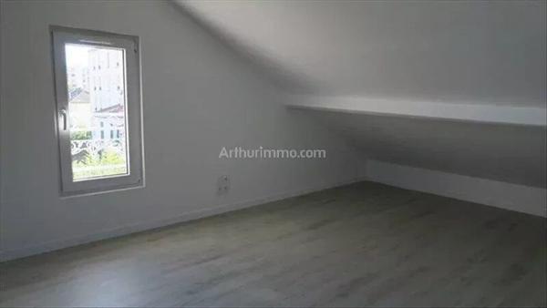 Location                                                      Appartement
                        
                     4 pièces                      70 m2                     à Joinville-le-Pont