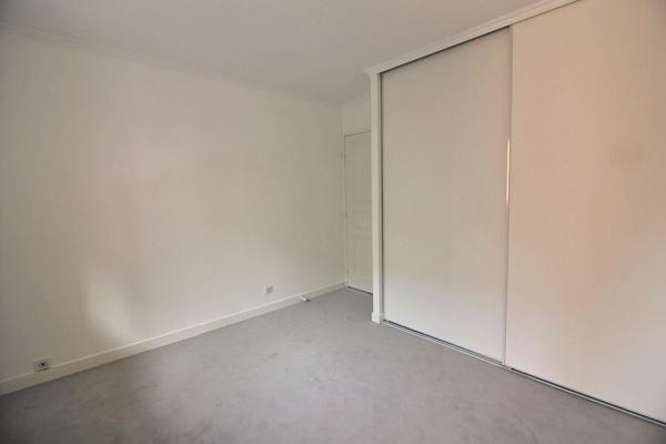 Carnot-Gambetta : Superbe 5 pièces rénové avec double séjour + cave + 2 places de parking