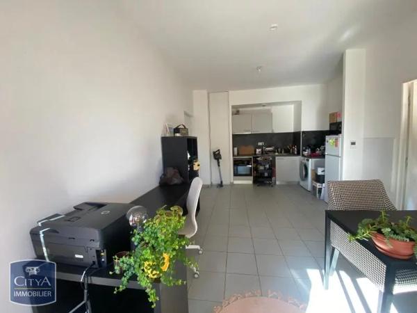 Appartement à louer 2 pièces 41.68m² Tours (37000)