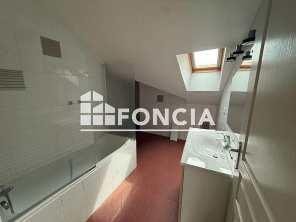 Location Appartement 3 pièces 80 m² - 14 RUE DE LA PAIX Charleville Mezieres 08000