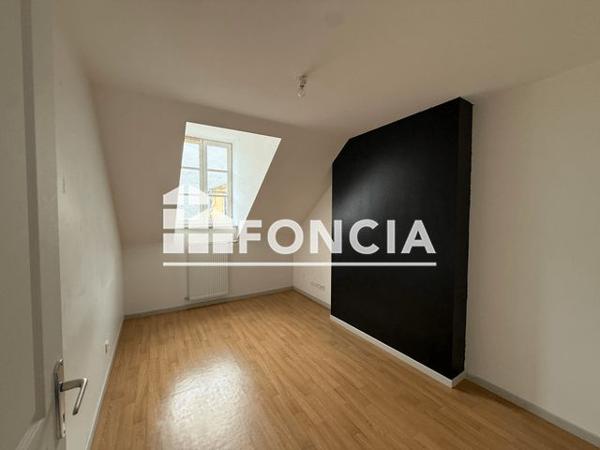 Location Appartement 3 pièces 80 m² - 14 RUE DE LA PAIX Charleville Mezieres 08000