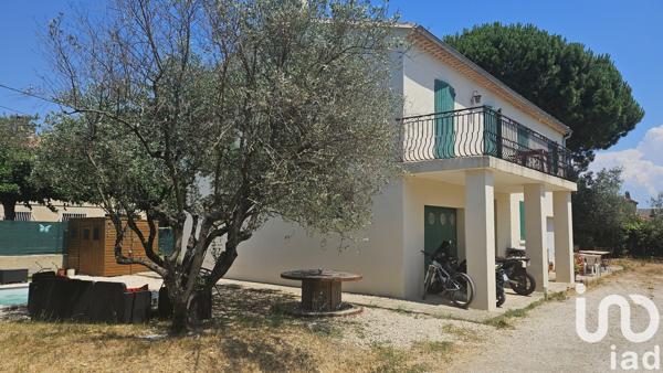 Maison à vendre 6 pièces 159 m² Saint-Saturnin-lès-Avignon
