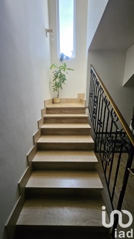 Maison à vendre 6 pièces 159 m² Saint-Saturnin-lès-Avignon