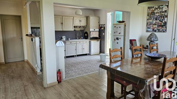 Maison à vendre 6 pièces 159 m² Saint-Saturnin-lès-Avignon