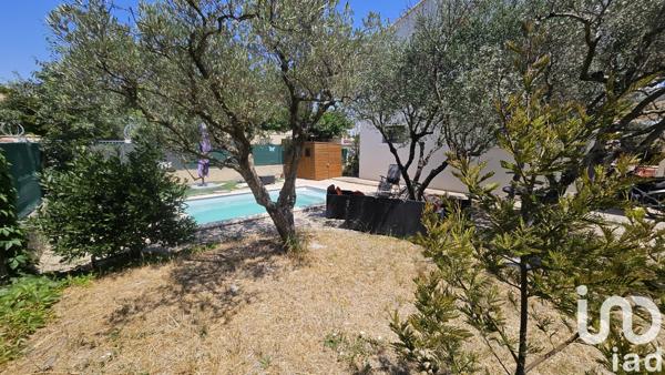 Maison à vendre 6 pièces 159 m² Saint-Saturnin-lès-Avignon