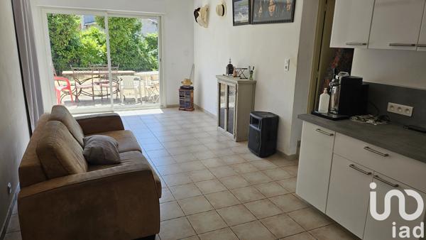 Maison à vendre 6 pièces 159 m² Saint-Saturnin-lès-Avignon