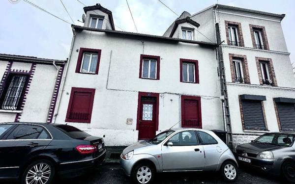 Immeuble à vendre    5 pièces • 122,19 m2 Stains