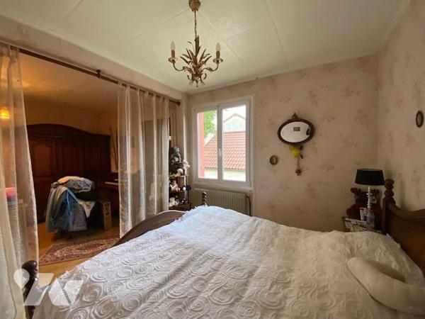 BERRU, sur une parcelle de 771 m², maison avec piscine et garage indépendant