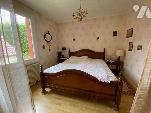 BERRU, sur une parcelle de 771 m², maison avec piscine et garage indépendant