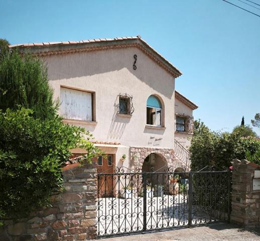 Maison BOULOURIS- SAINT-RAPHAEL 7 pièce(s) 184 m2