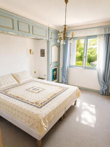 Maison BOULOURIS- SAINT-RAPHAEL 7 pièce(s) 184 m2