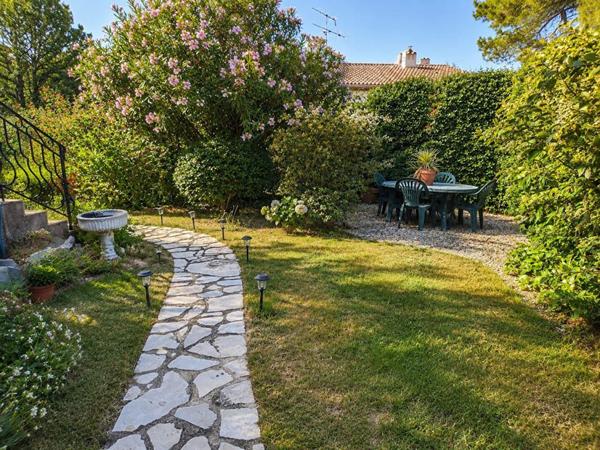 Maison BOULOURIS- SAINT-RAPHAEL 7 pièce(s) 184 m2