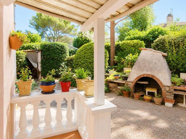 Maison BOULOURIS- SAINT-RAPHAEL 7 pièce(s) 184 m2