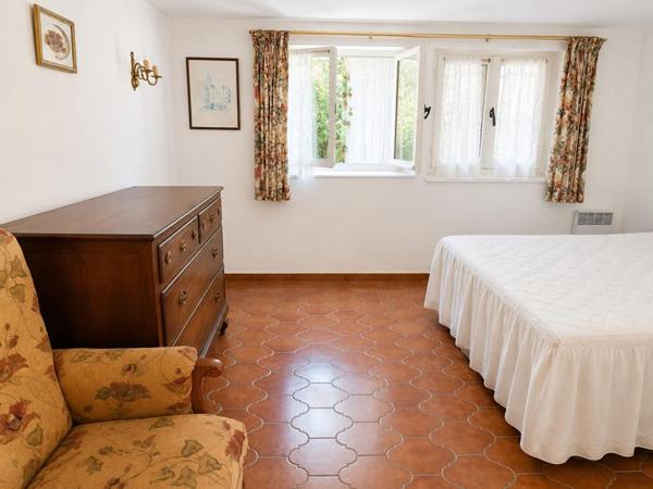 Maison BOULOURIS- SAINT-RAPHAEL 7 pièce(s) 184 m2