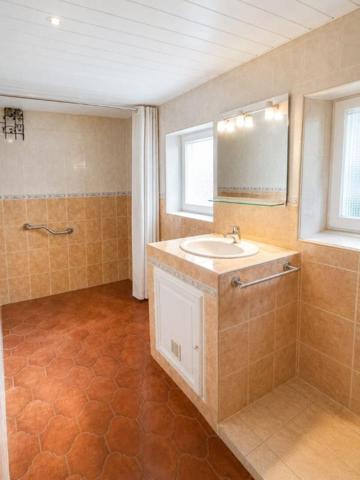 Maison BOULOURIS- SAINT-RAPHAEL 7 pièce(s) 184 m2