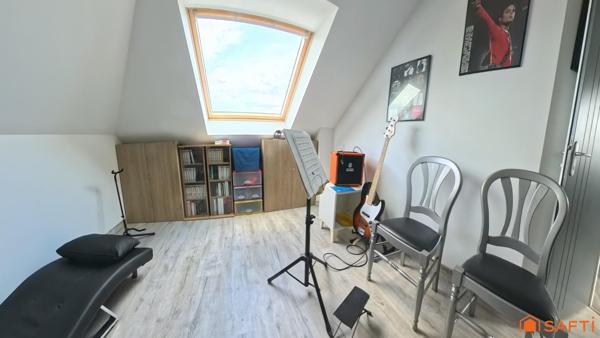 Maison contemporaine au calme d'un paisible hameau breton, à deux pas de la Ria d'ETEL.