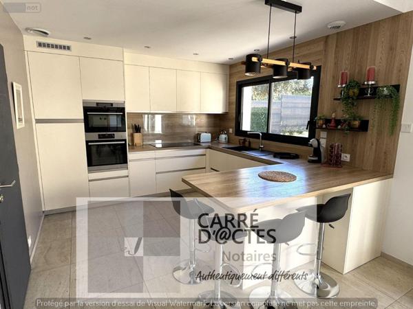 Villa à vendre à Nîmes dans le Gard (30900), ref : 1003 / 704   
Carreau de Lanes