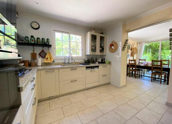 Maison à vendre    4 pièces •  Carpentras