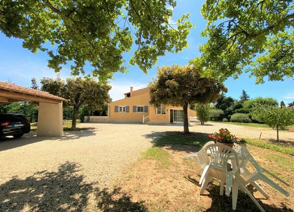 Maison à vendre    4 pièces •  Carpentras