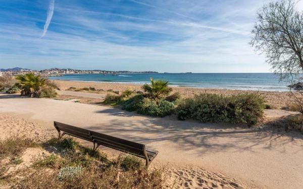 Appartement à vendre    2 pièces • 43,27 m2 Fréjus