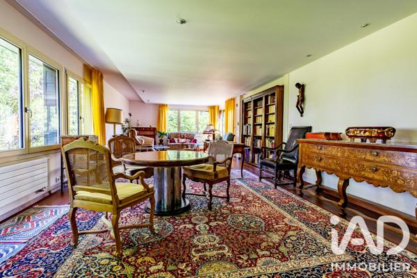 Immeuble à vendre 805 m² Le Luhier