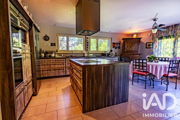 Immeuble à vendre 805 m² Le Luhier