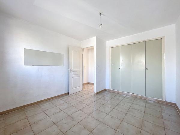 A vendre : appartement T3 de (_m2 Sainte-Anne 13008 Marseille