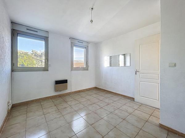 A vendre : appartement T3 de (_m2 Sainte-Anne 13008 Marseille