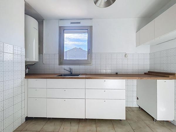 A vendre : appartement T3 de (_m2 Sainte-Anne 13008 Marseille