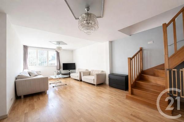 Maison à vendre  5 pièces - 118 m 2   ST DENIS  - 93