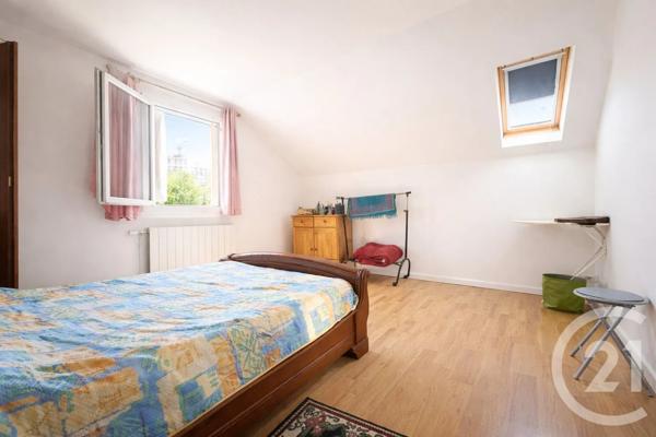 Maison à vendre  5 pièces - 118 m 2   ST DENIS  - 93