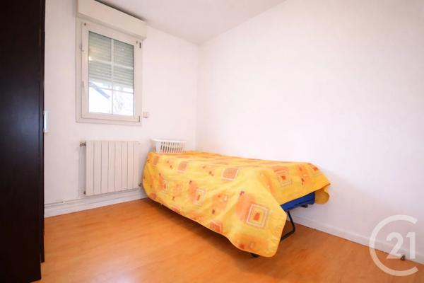 Maison à vendre  5 pièces - 118 m 2   ST DENIS  - 93