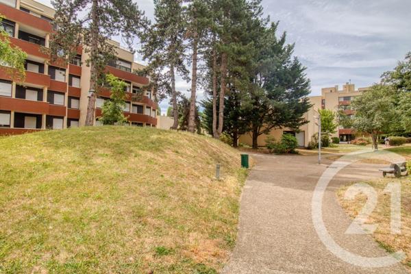 Appartement F4 à vendre  4 pièces - 79,11 m 2   LE PLESSIS BOUCHARD  - 95