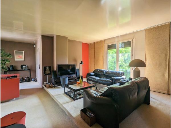 Maison
         6 pièces
        - 97 m² Exclusivité 380 000 € *