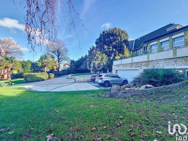 Maison à vendre 14 pièces 600 m² Louveciennes